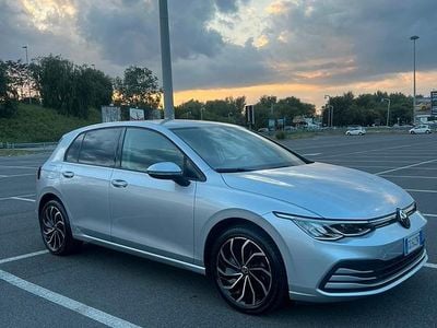 Usata VW Golf VIII Life 115 CV (84 kW) 2022 Grigio Berlina