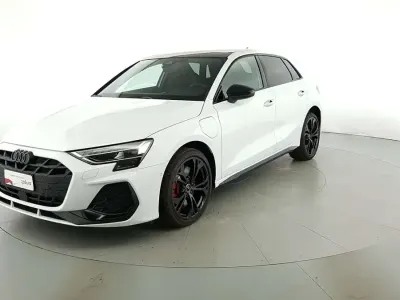 Nuova Audi A3 S-Line 272 CV (200 kW) 2025 Bianco Berlina