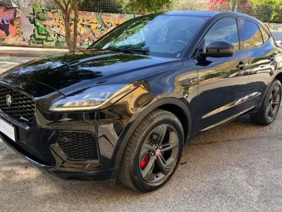 Usata Jaguar E-Pace R-Dynamic 163 CV (119 kW) 2022 Santorini black SUV