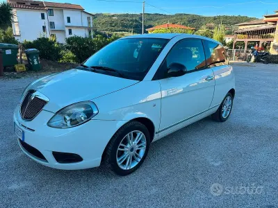 Usata Lancia Ypsilon 75 CV (55 kW) 2011 Bianco Utilitaria
