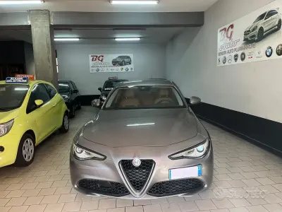 Używany Alfa Romeo Giulia Business 180 KM (132 kW) 2017 Szary Sedan/Limuzyna