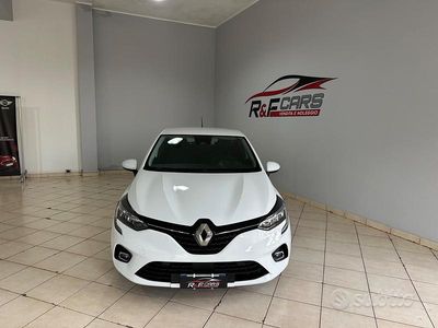 Begagnad Renault Clio V Business 100 HK (73 kW) 2021 Vit Sedan
