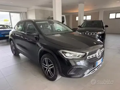 Occasion Mercedes GLA200 150 ch (110 kW) 2023 Noir SUV