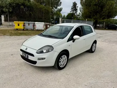 Usata Fiat Punto Street 70 CV (51 kW) 2014 Bianco Utilitaria