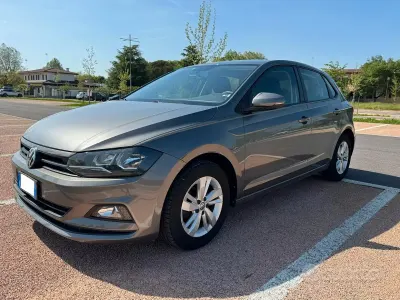 Usata VW Polo 90 CV (66 kW) 2019 Grigio Utilitaria
