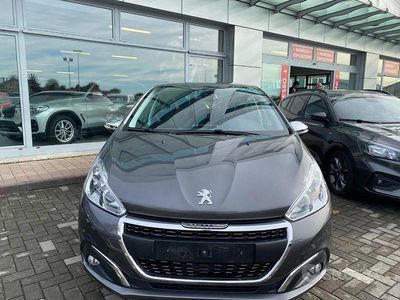 Usata Peugeot 208 Signature Sky 83 CV (61 kW) 2019 Grigio scuro metallizzato Utilitaria
