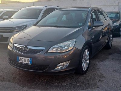 Usata Opel Astra Cosmo 125 CV (91 kW) 2012 Grigio Station wagon