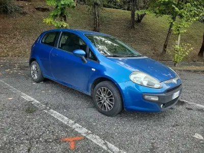 Usata Fiat Punto Evo Active 69 CV (50 kW) 2011 Blu Utilitaria