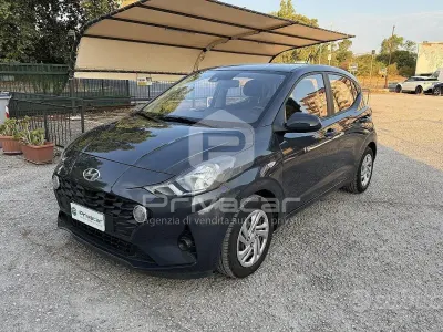 Usata Hyundai i10 Advanced 67 CV (49 kW) 2022 Grigio Utilitaria