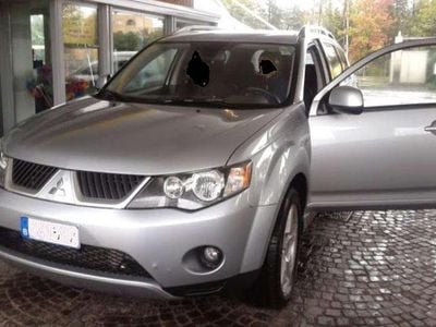 Usata Mitsubishi Outlander Instyle 140 CV (102 kW) 2009 Argento SUV