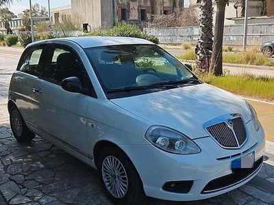Usata Lancia Ypsilon 75 CV (55 kW) 2011 Bianco Utilitaria
