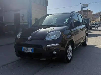 Usata Fiat Panda Lounge 75 CV (55 kW) 2012 Nero Utilitaria