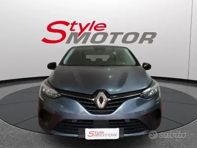 Occasion Renault Clio V Equilibre 90 PK (66 kW) 2022 Grijs Sedan