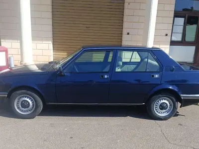 Usata Alfa Romeo Giulietta 109 CV (80 kW) 1986 Blu/azzurro Berlina