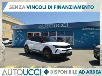 Usata Opel Mokka Elegance 131 CV (96 kW) 2023 Bianco tetto nero SUV