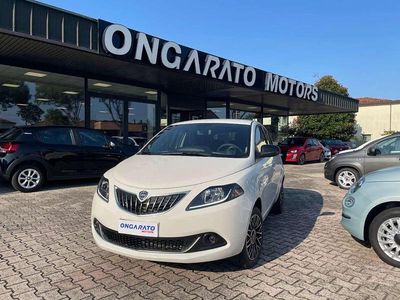 Usata Lancia Ypsilon 69 CV (50 kW) 2024 Bianco Utilitaria