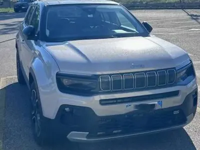 Usata Jeep Avenger Summit 101 CV (74 kW) 2024 Beige SUV