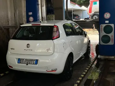 Usata Fiat Punto Evo 65 CV (47 kW) 2014 Bianco Utilitaria