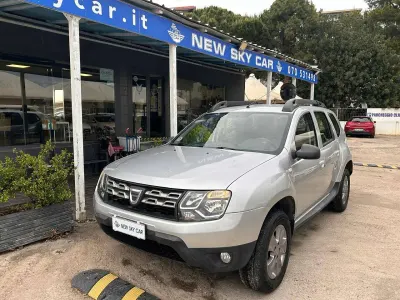 Usata Dacia Duster Lauréate 114 CV (83 kW) 2016 Grigio SUV