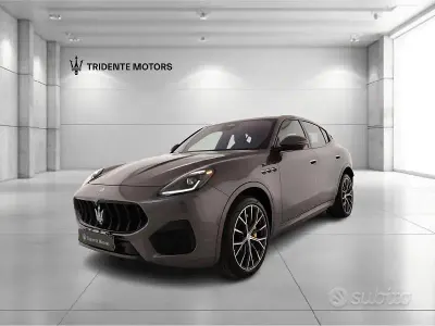 Usata Maserati Levante 330 CV (242 kW) 2023 Grigio SUV