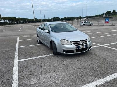 Usata VW Jetta Comfortline 105 CV (77 kW) 2007 Grigio Berlina