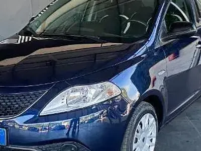 Usata Lancia Ypsilon Gold 69 CV (50 kW) 2019 Utilitaria