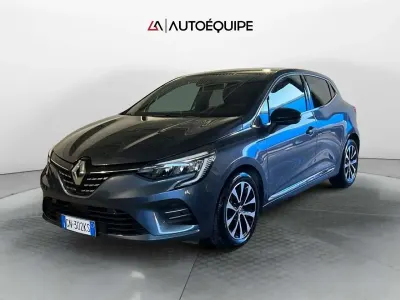 Usata Renault Clio V Intens 91 CV (66 kW) 2023 Blu/azzurro Berlina