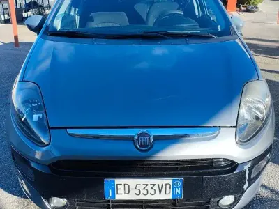 Usata Fiat Punto Evo 75 CV (55 kW) 2011 Bluazzurro Utilitaria