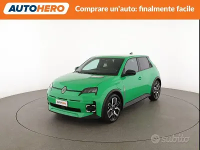 Usata Renault R5 77 kW (106 CV) 2025 Verde Utilitaria