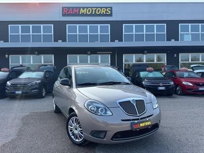 Usata Lancia Ypsilon Platinum 77 CV (56 kW) 2011 Oro Utilitaria
