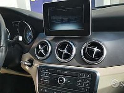 Usata Mercedes GLA200 136 CV (100 kW) 2015 Bronzo SUV