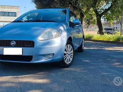 Usata Fiat Grande Punto Emotion 120 CV (88 kW) 2006 Blu/azzurro Utilitaria