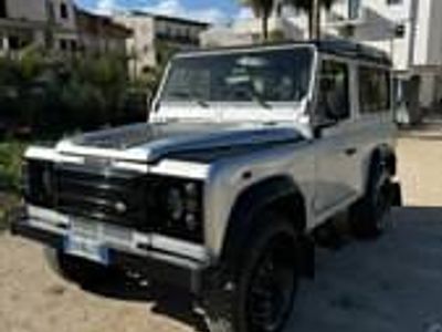 Usata Land Rover Defender 122 CV (89 kW) 1999 Grigio SUV