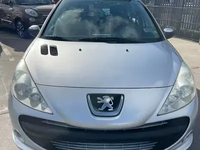 Usata Peugeot 206 60 CV (44 kW) 2011 Grigio Berlina