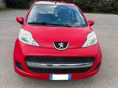 Usata Peugeot 107 68 CV (50 kW) 2009 Rosso Utilitaria