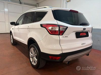 Usata Ford Kuga Titanium 120 CV (88 kW) 2018 Bianco SUV