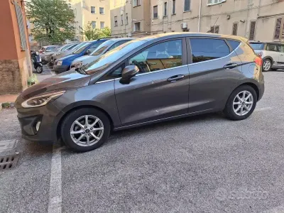 Usata Ford Fiesta 100 CV (73 kW) 2021 Grigio Utilitaria
