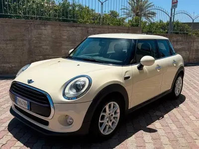 Usata Mini Cooper D Hype 116 CV (85 kW) 2018 Utilitaria