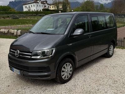 Begagnad VW Caravelle 150 HK (110 kW) 2016 Grå Van
