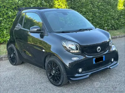 Usata Smart ForTwo Cabrio Superpassion 90 CV (66 kW) 2019 Nero Cabrio