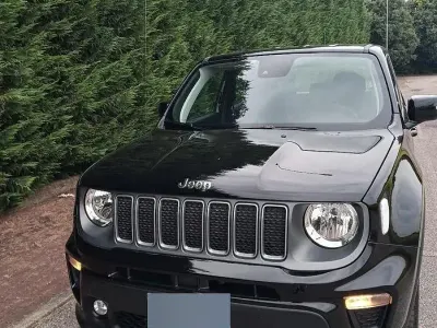 Begagnad Jeep Renegade Limited 120 HK (88 kW) 2023 Svart SUV