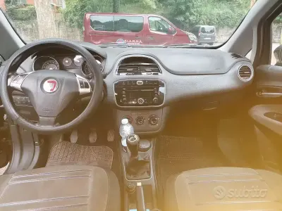 Usata Fiat Punto Evo 95 CV (69 kW) 2011 Grigio Utilitaria