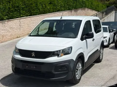 Usata Peugeot Rifter Active 102 CV (75 kW) 2022 Bianco Monovolume