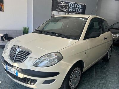 Usata Lancia Ypsilon 59 CV (43 kW) 2005 Bianco Utilitaria