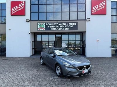 Usata Volvo V40 Business Edition 120 CV (88 kW) 2018 Grigio Berlina