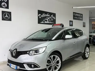 Usado Renault Scénic IV Intens 110 CV (80 kW) 2018 Gris Monovolumen