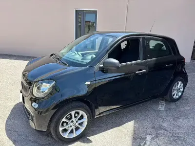 Usata Smart ForFour 71 CV (52 kW) 2019 Nero Utilitaria