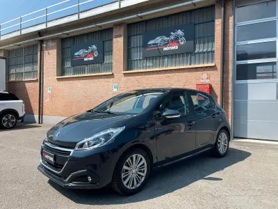 Usata Peugeot 208 102 CV (75 kW) 2019 Grigio Utilitaria