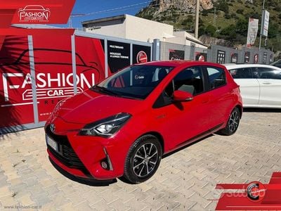 Usata Toyota Yaris Hybrid Lounge 73 CV (53 kW) 2019 Rosso Berlina