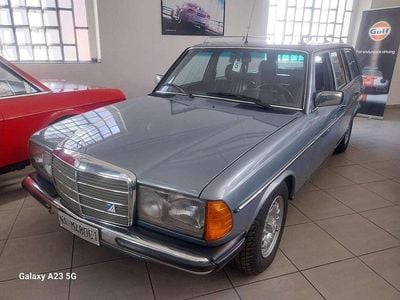 Occasion Mercedes T1 105 ch (77 kW) 1985 Bleue Van